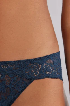 Braguita de Encaje de Talle Bajo