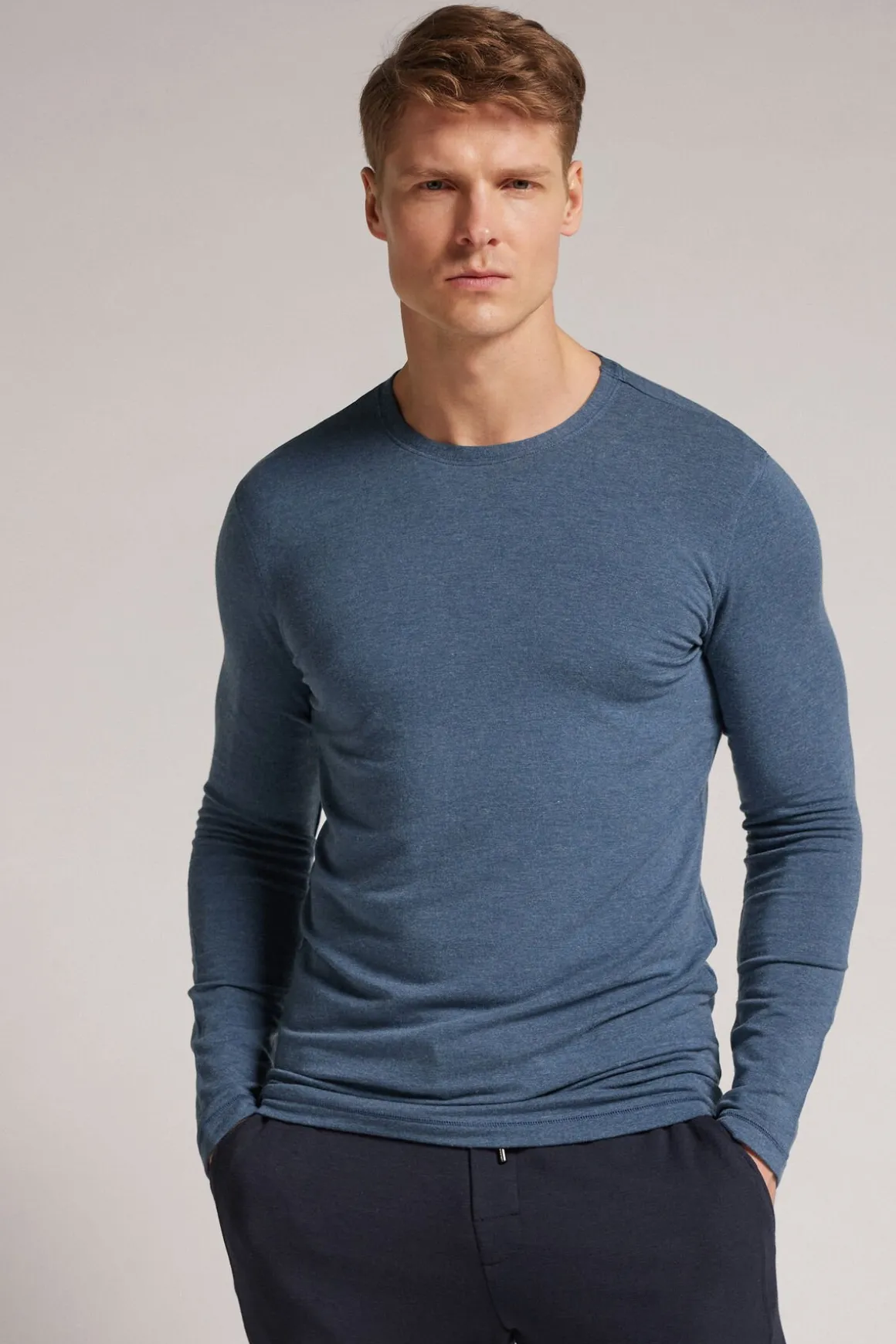 Camiseta básica de manga larga para hombre de modal