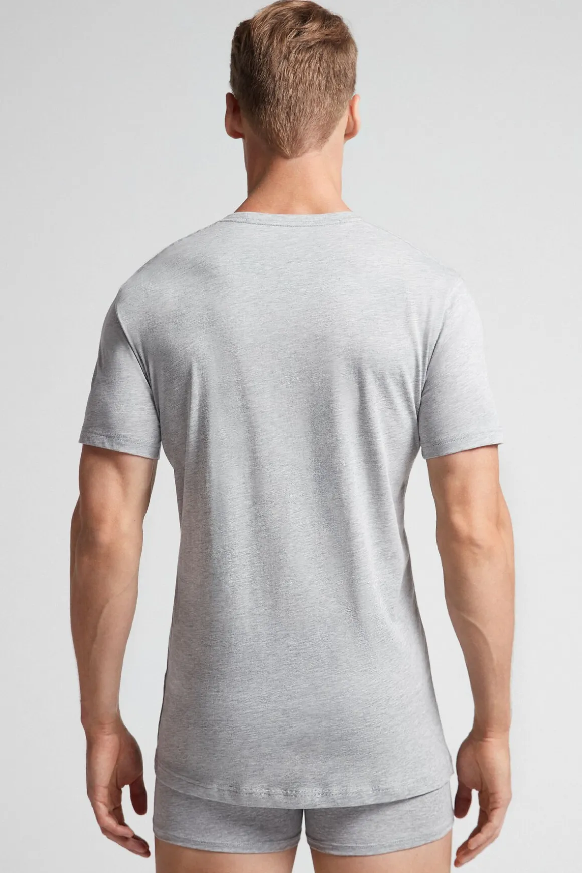 Camiseta con cuello redondo de algodón superior