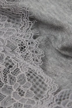 Camiseta con encaje de manga larga en modal y cashmere ultraligero