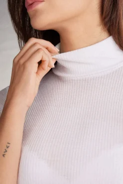 Camiseta de Cuello Alto Ultranatural con Cashmere