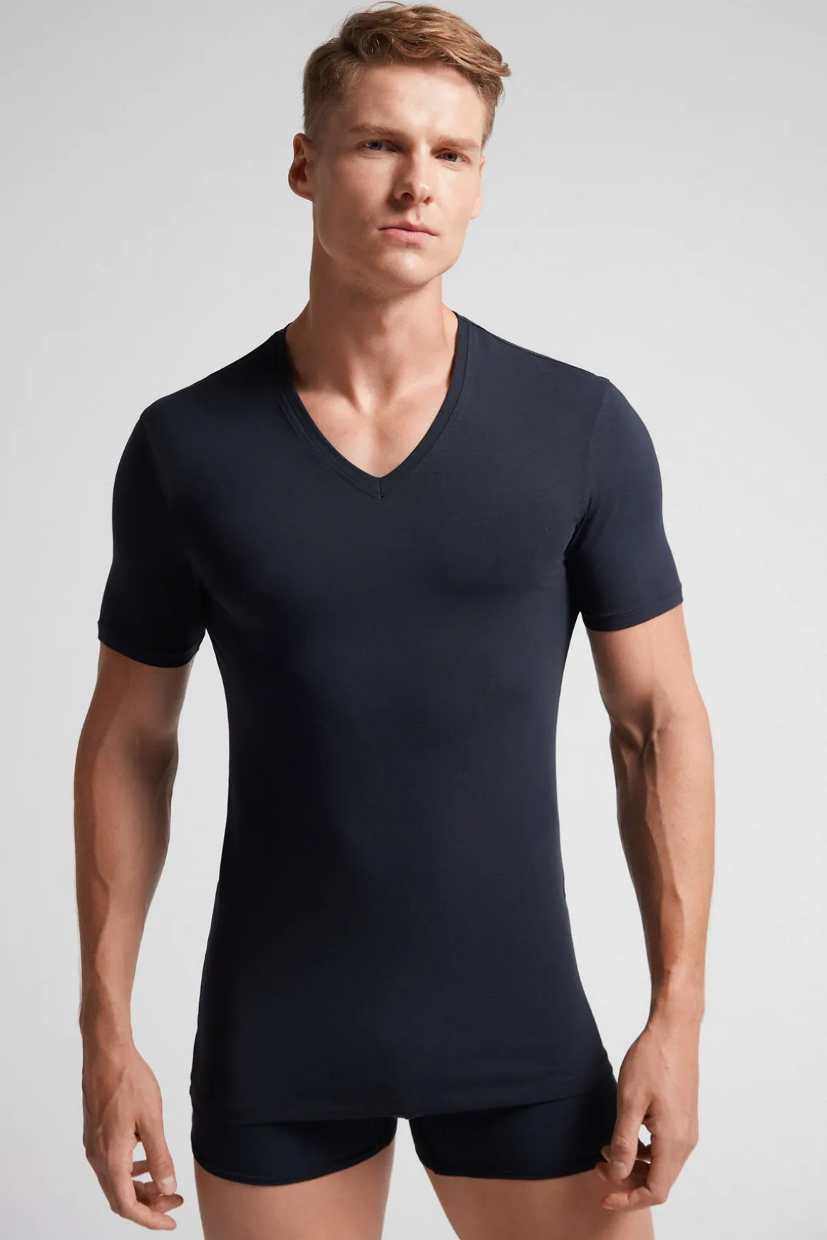 Camiseta de cuello pico en algodón superior