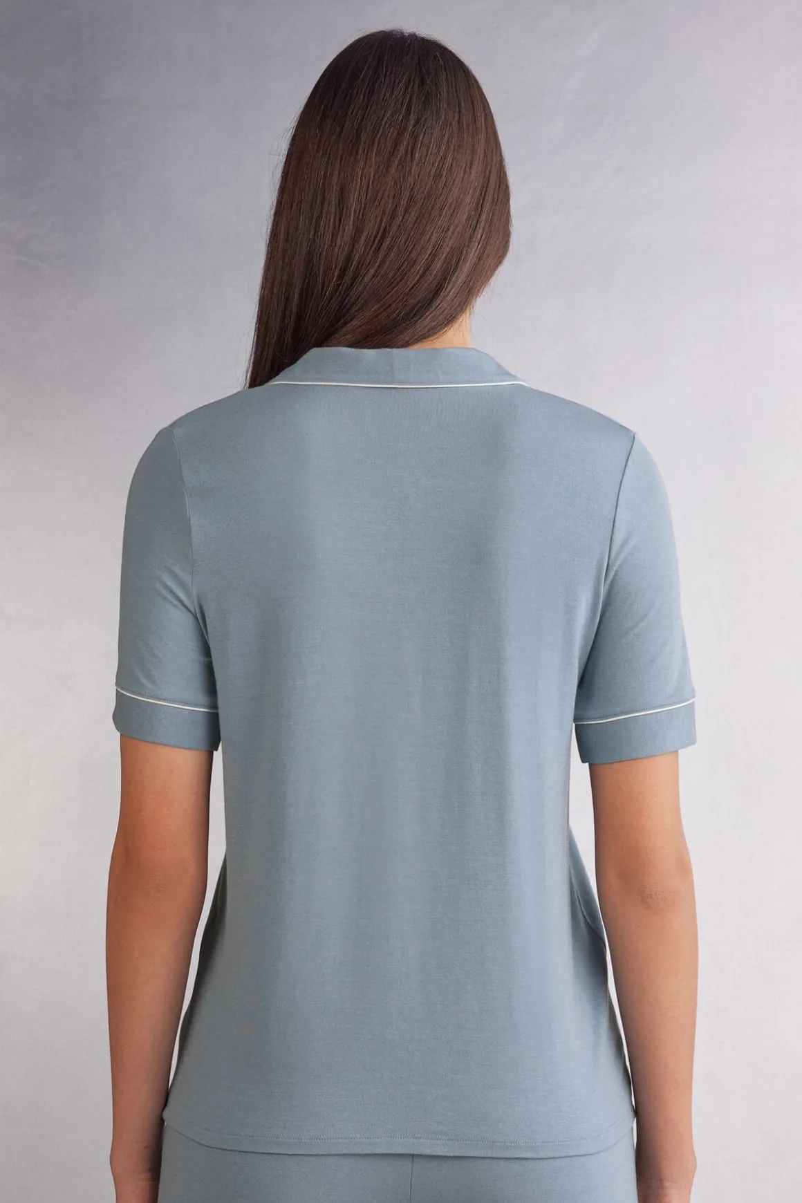Camiseta de Manga Corta con Abertura Frontal de Modal