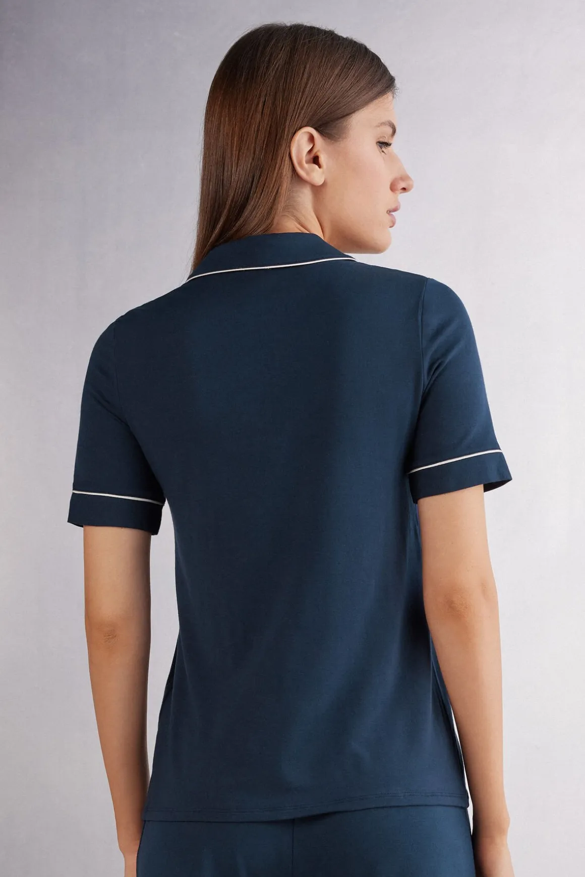 Camiseta de Manga Corta con Abertura Frontal de Modal
