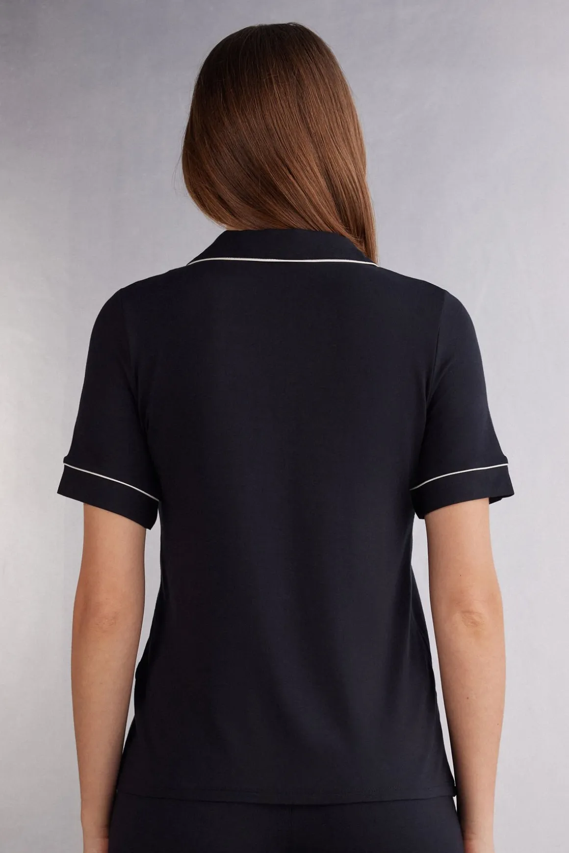 Camiseta de Manga Corta con Abertura Frontal de Modal