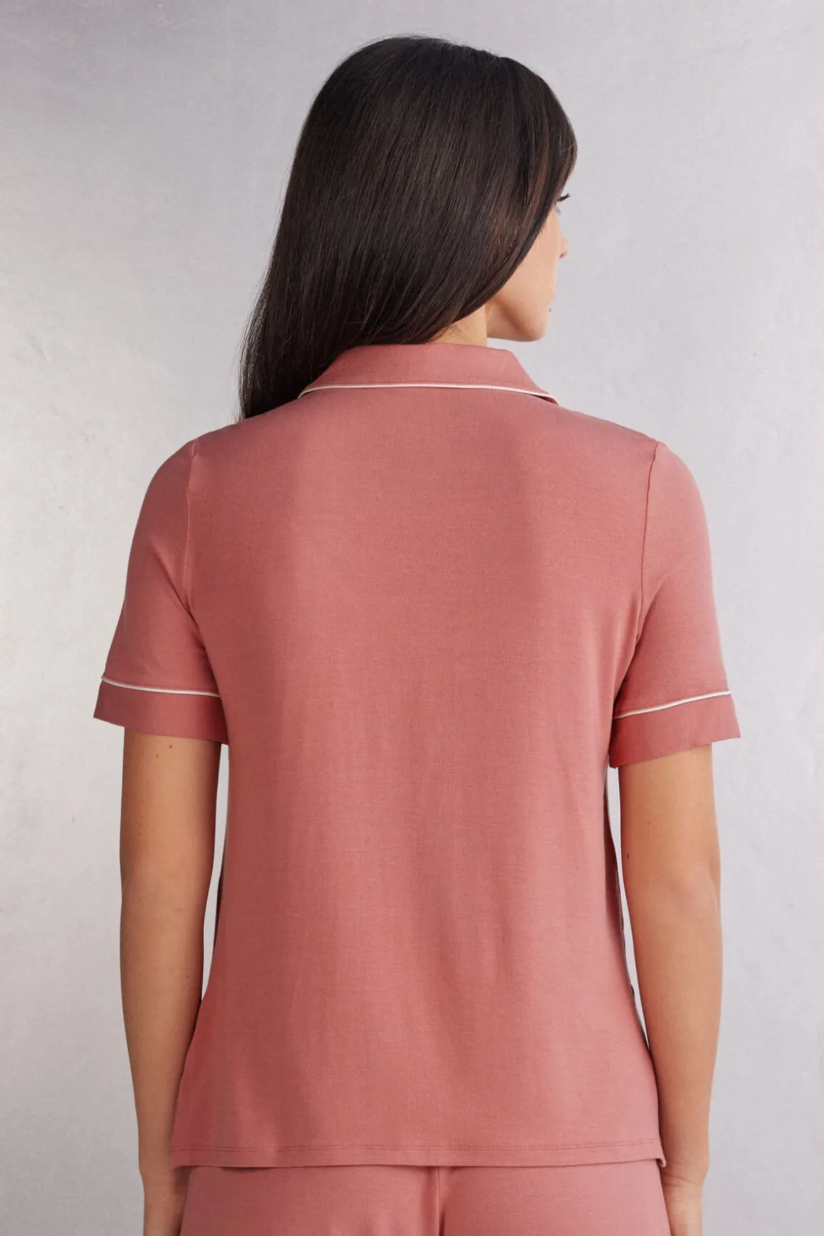 Camiseta de Manga Corta con Abertura Frontal de Modal