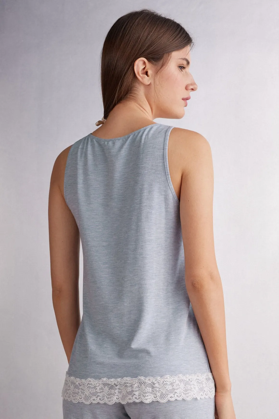 Camiseta de Tirantes en Modal con Detalles de Encaje