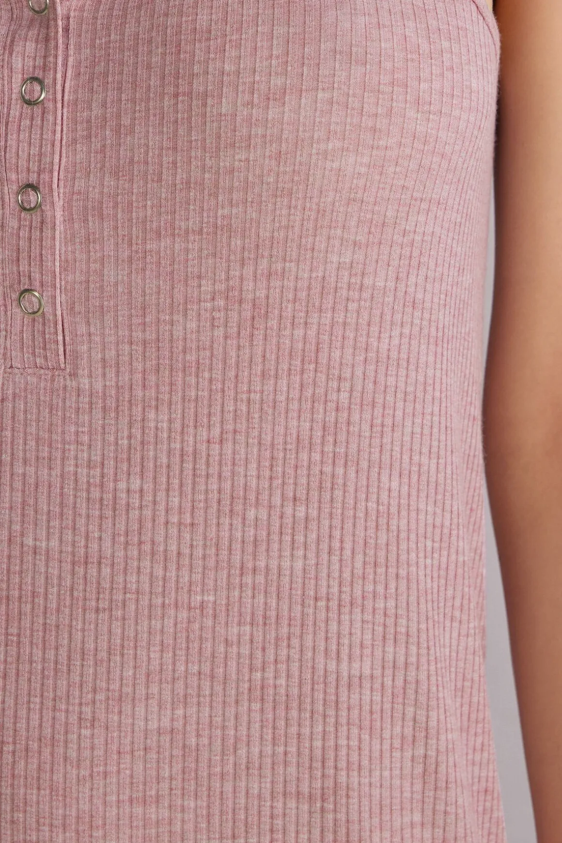 Camisón de Tirantes Finos Chic Comfort