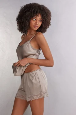 Pantalón Corto de Seda con Encaje