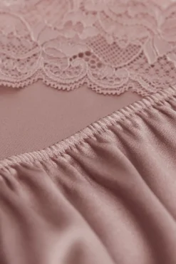 Pantalón Corto de Seda con Encaje