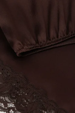 Pantalón Corto de Seda con Encaje