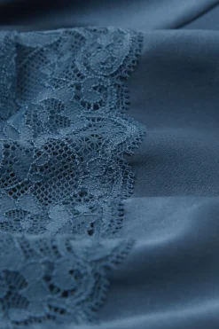 Pantalón Corto de Seda con Encaje