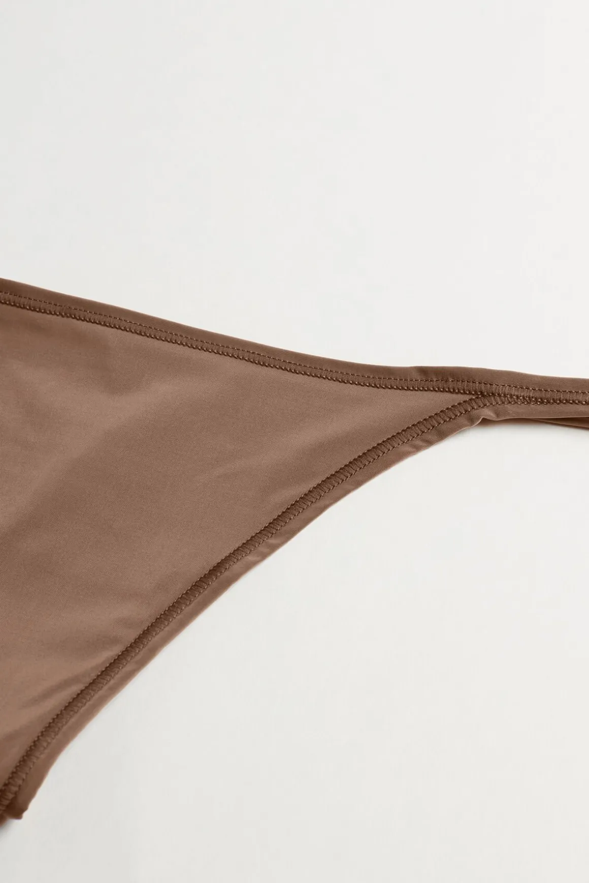 Tanga con Tira Lateral de Microfibra Ultraligera